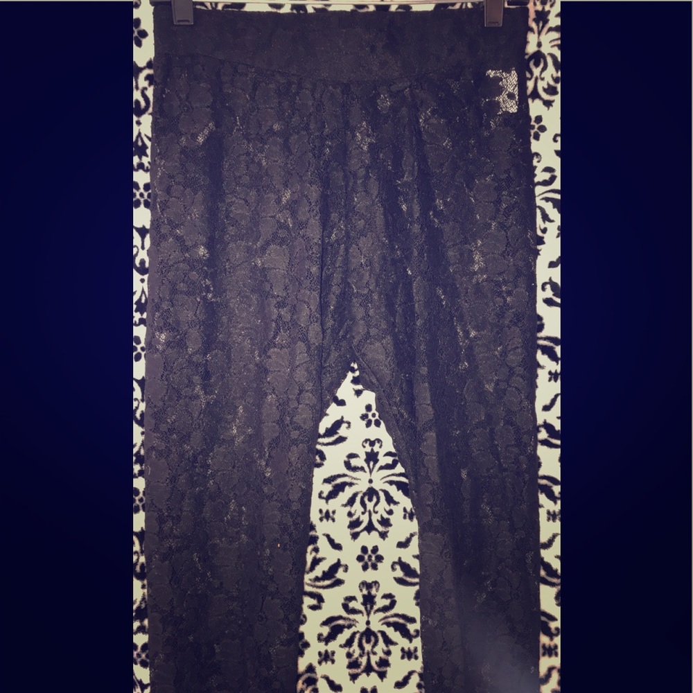 See through American Eagle lace leggings ❣️